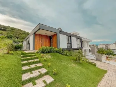 Casa com 3 Quartos para alugar, 271m² no Pedra Branca, Palhoça