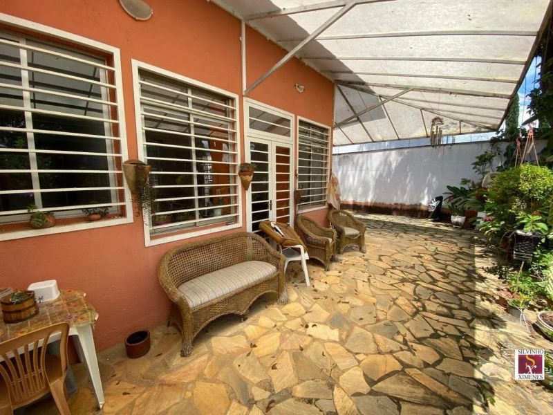 Casa com 4 quartos — Bandeirantes (Pampulha), Belo Horizonte