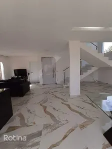 Casa com 3 Quartos à venda, 248m² no Jardim Inconfidência, Uberlândia