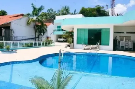 Casa de Condomínio com 6 Quartos para alugar, 900m² no Parque 10 de Novembro, Manaus