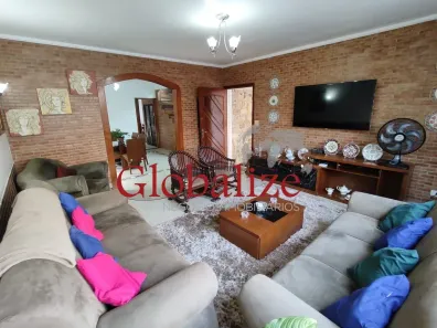 Sobrado com 3 Quartos à venda, 243m² no Marapé, Santos