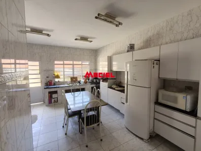 Casa com 2 Quartos à venda, 169m² no Jardim das Indústrias, Jacareí