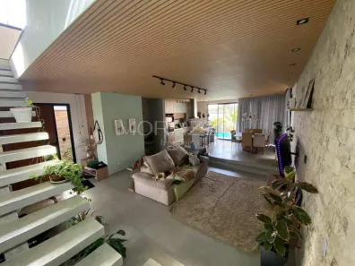 Sobrado com 3 Quartos à venda, 222m² no Bandeira Branca, Jacareí