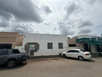 Lote/Terreno à venda, 300m² no Centro, Pires do Rio