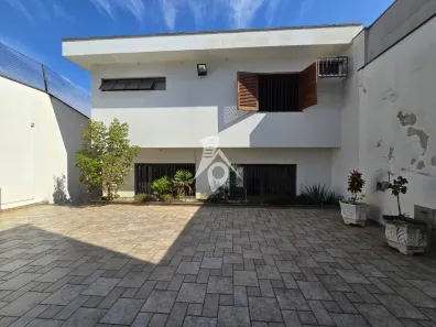 Casa com 3 Quartos para alugar, 400m² no Jardim Textil, São Paulo