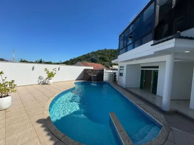 Casa com 4 Quartos para venda ou aluguel, 322m² no Czerniewicz, Jaraguá do Sul