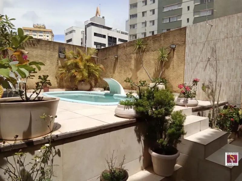 Casa com 5 quartos — Grajaú, Belo Horizonte