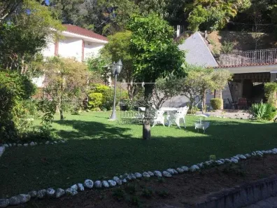 Casa com 4 Quartos à venda, 690m² no Valparaíso, Petrópolis