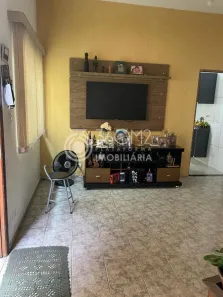 Casa com 2 Quartos à venda, 110m² no Vila Scarpelli, Santo André