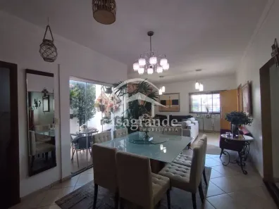 Casa de Condomínio com 3 Quartos à venda, 207m² no Jardim Inconfidência, Uberlândia
