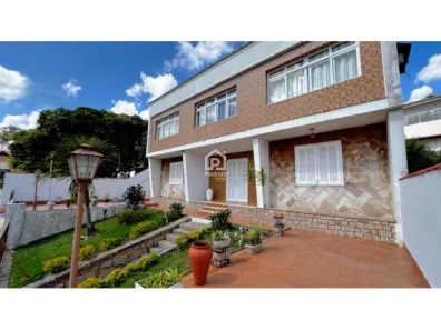 Casa de Condomínio com 2 Quartos para alugar, 144m² no Braunes, Nova Friburgo