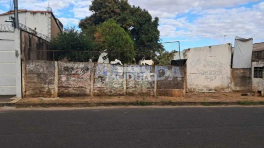 Lote/Terreno à venda, 637m² no Santa Mônica, Uberlândia