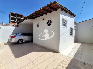 Imóvel Comercial com 3 Quartos para alugar, 104m² no Santa Mônica, Uberlândia