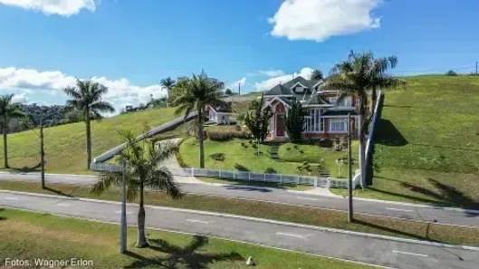 Casa de Condomínio com 4 Quartos à venda, 444m² no Vilagio Paraibuna, Paraibuna