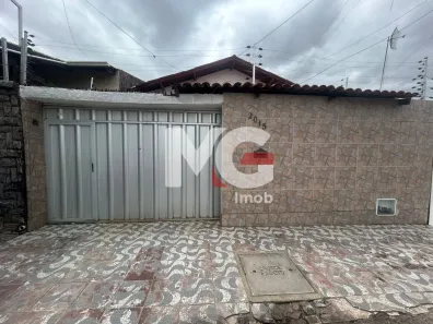 Casa com 3 Quartos à venda, 188m² no Itaperi, Fortaleza