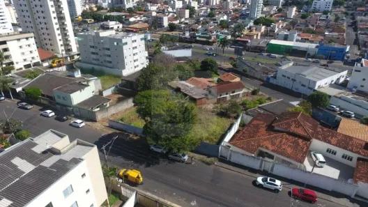 Lote/Terreno à venda, 466m² no Saraiva, Uberlândia