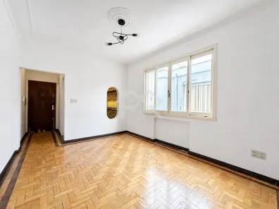 Apartamento com 2 Quartos para alugar, 82m² no Farroupilha, Porto Alegre