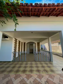 Casa com 4 Quartos para alugar, 10m² no Centauro, Eunápolis