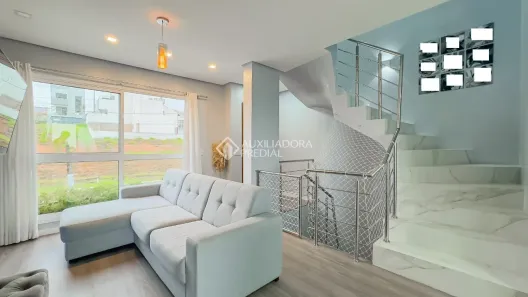 Casa com 2 Quartos à venda, 136m² no Mário Quintana, Porto Alegre