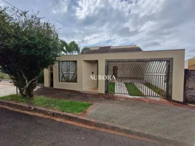 Casa com 3 Quartos para alugar, 200m² no Universitário, Londrina