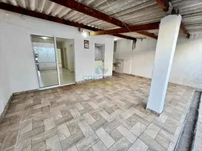 Casa com 3 Quartos para alugar, 60m² no Jardim Imperial, Cuiabá