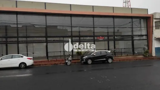 Ponto Comercial para alugar, 32m² no Tubalina, Uberlândia