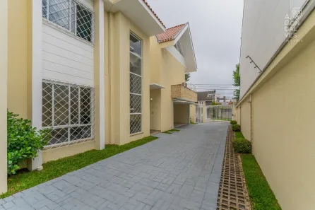 Casa de Condomínio com 3 Quartos à venda, 222m² no Guabirotuba, Curitiba