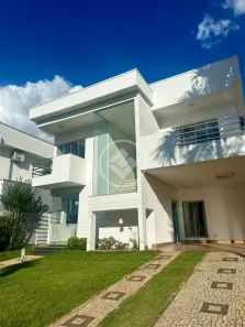 Casa de Condomínio com 3 Quartos à venda, 304m² no Jardins Madri, Goiânia
