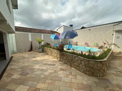 Sobrado com 6 Quartos à venda, 240m² no Ocian, Praia Grande