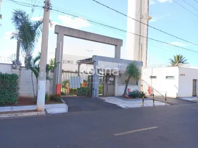 Apartamento com 2 Quartos para alugar, 45m² no Chácaras Tubalina e Quartel, Uberlândia