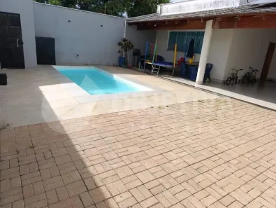 Casa com 4 Quartos à venda, 250m² no Cidade Jardim, Uberlândia