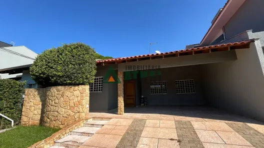 Casa com 3 Quartos para alugar, 155m² no Aeroporto, Londrina