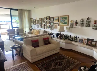 Casa com 3 Quartos à venda, 350m² no Jardim Leonor, São Paulo