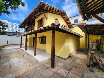 Casa com 8 Quartos para alugar, 254m² no Acupe, Salvador