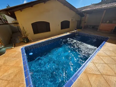 Casa com 3 Quartos à venda, 220m² no Jardim Alvorada, Londrina