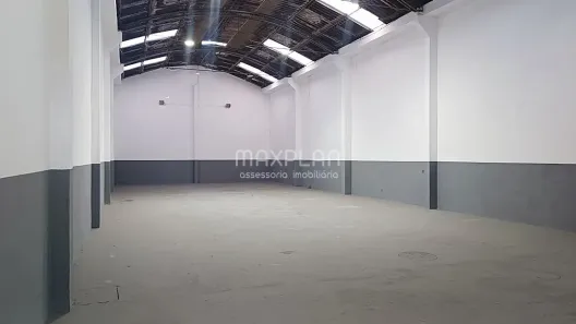 Galpão/Depósito/Armazém para alugar, 550m² no Bonsucesso, Rio de Janeiro