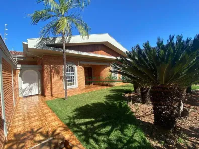 Casa com 3 Quartos à venda, 350m² no Centro, Jardinópolis