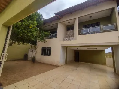 Sobrado com 4 Quartos à venda, 455m² no Anhanguera, Goiânia