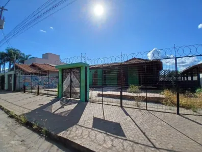 Prédio Comercial para alugar, 300m² no Jardim São Luiz, Montes Claros
