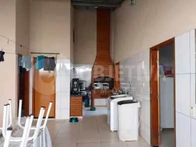 Casa com 5 Quartos à venda, 225m² no Luizote de Freitas, Uberlândia