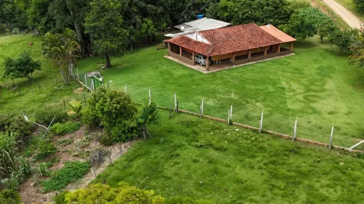 Fazenda/Sítio com 3 Quartos à venda, 120m² no Área Rural de Itapetininga, Itapetininga