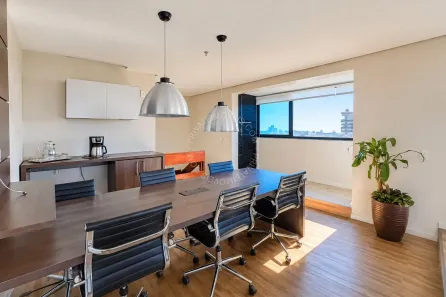 Sala Comercial para alugar, 112m² no Três Figueiras, Porto Alegre