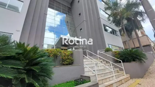 Sala Comercial para alugar, 211m² no Tabajaras, Uberlândia