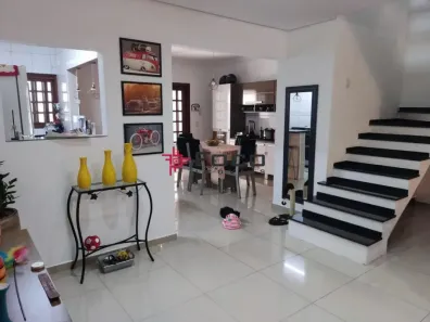 Sobrado com 3 Quartos à venda, 172m² no Loteamento Villa Branca, Jacareí
