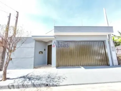 Casa com 3 Quartos para alugar, 161m² no Jardim Embaré, São Carlos