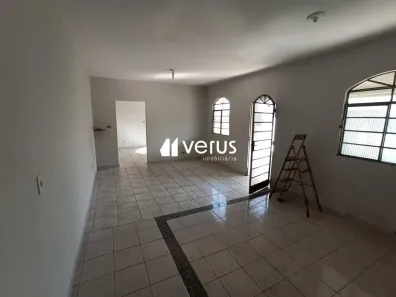 Casa com 3 Quartos à venda, 110m² no Santa Mônica, Uberlândia