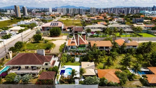 Casa com 4 Quartos à venda, 650m² no De Lourdes, Fortaleza