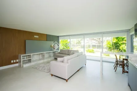 Apartamento com 3 Quartos para alugar, 317m² no Vila Assunção, Porto Alegre
