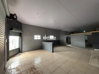 Ponto Comercial para alugar, 200m² no Martins, Uberlândia