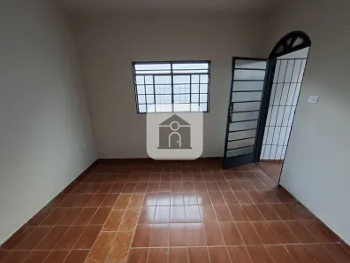 Casa com 3 Quartos para alugar, 120m² no Umuarama, Uberlândia